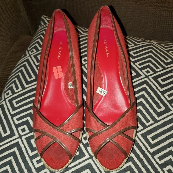 Merona Red Peep Toe Wedges Size 10 - Picture 2 of 6